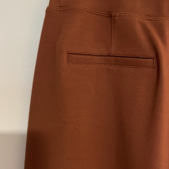 Kit and Ace Wide leg pant. Crop length. - Picture 2 of 7